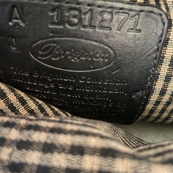 Brighton Beige Leather with Black Trim Shoulder Bag Dust Bag Pebbled - Picture 12 of 12